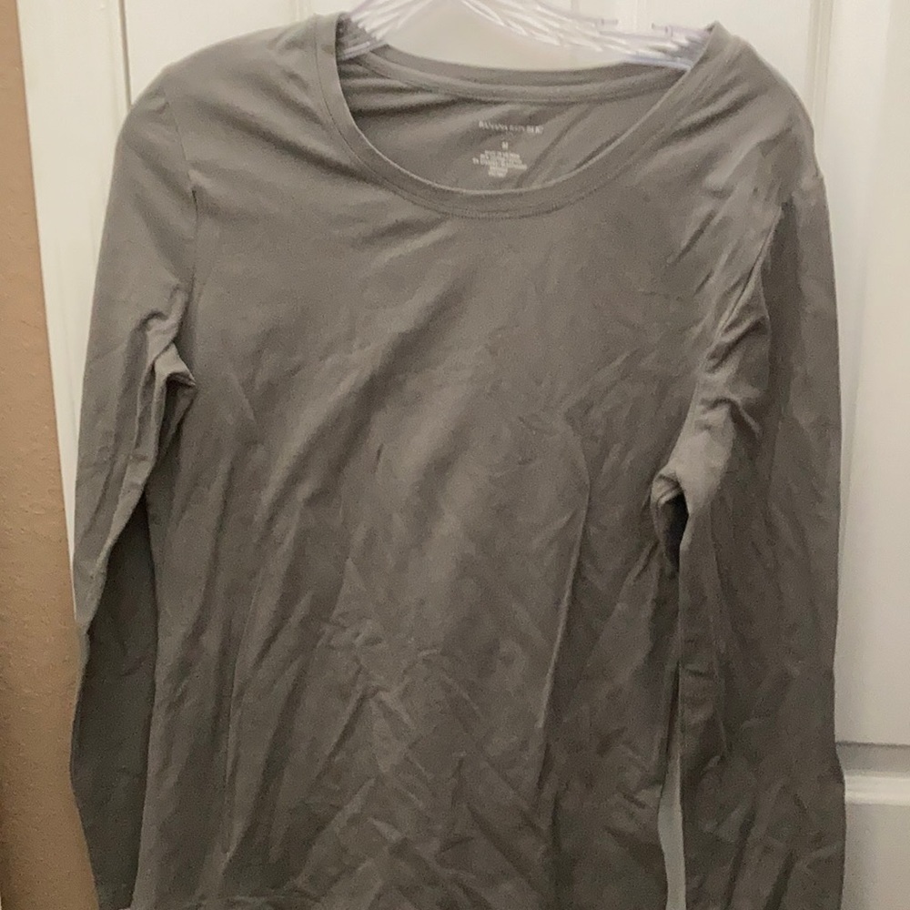 FINAL MARKDOWN Banana republic long sleeved tee medium